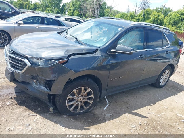 Chevrolet EQUINOX LT 2018 2GNAXSEV7J6133046 Image 2