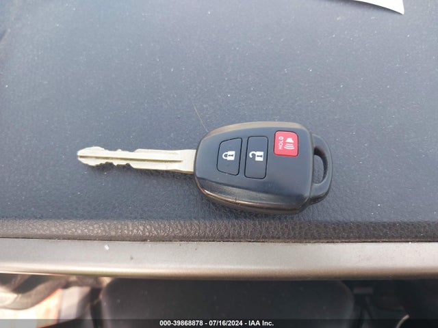 Toyota RAV4 LE 2015 2T3BFREV3FW232631 Image 11