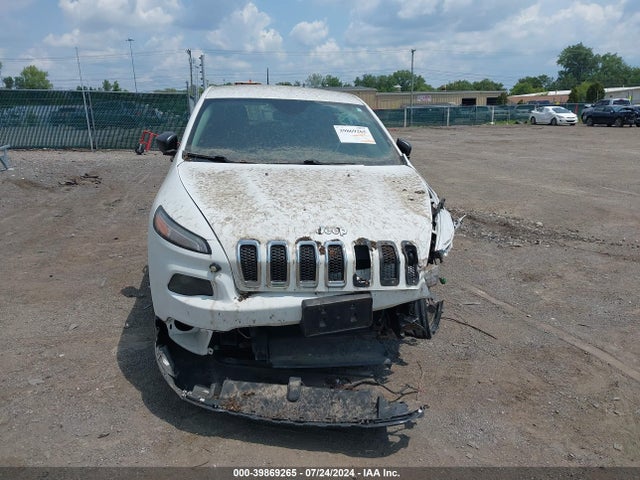 1C4PJMAB5FW661516 Jeep Cherokee Sport
