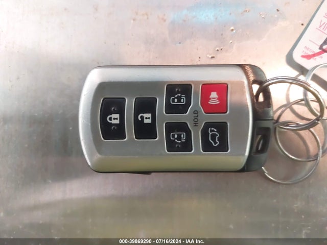 Toyota Sienna Xle 7 Passenger 2015 5TDDK3DC9FS109760 Image 11