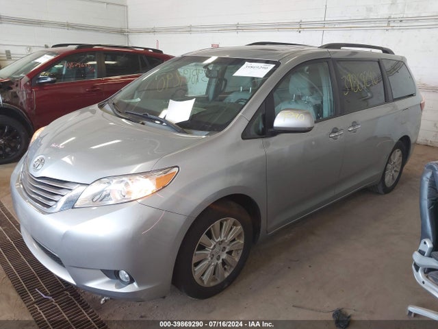 Toyota Sienna Xle 7 Passenger 2015 5TDDK3DC9FS109760 Image 2