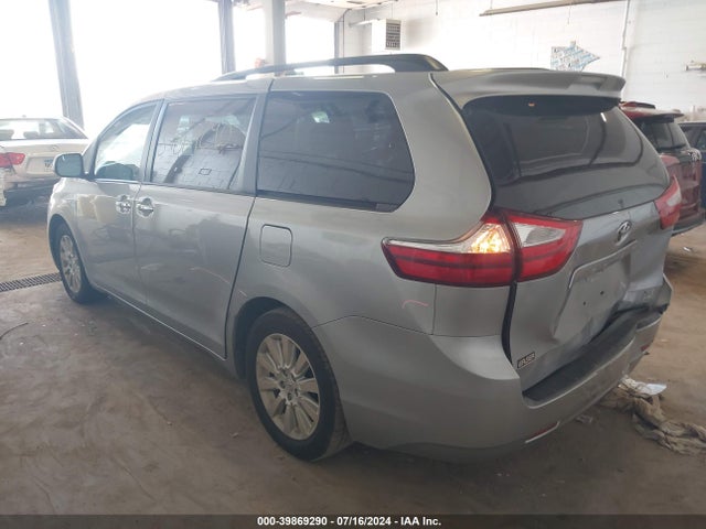Toyota Sienna Xle 7 Passenger 2015 5TDDK3DC9FS109760 Image 3