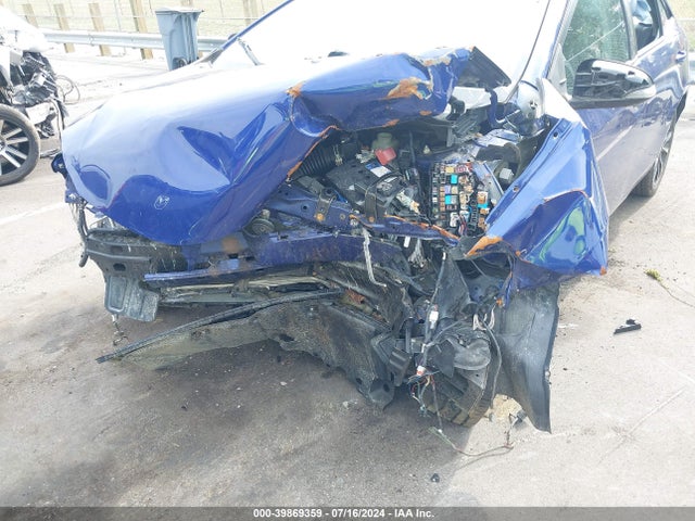 Toyota COROLLA SE 2017 5YFBURHE5HP669464 Image 6