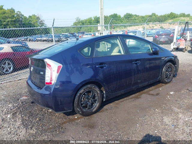 Toyota Prius Two 2014 JTDKN3DUXE1792605 Image 4