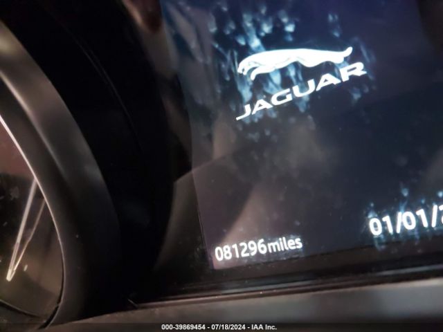 SADCJ2GX9JA236025 Jaguar F-pace 30t Premium