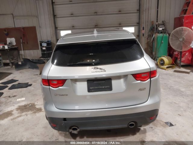 SADCJ2GX9JA236025 Jaguar F-pace 30t Premium