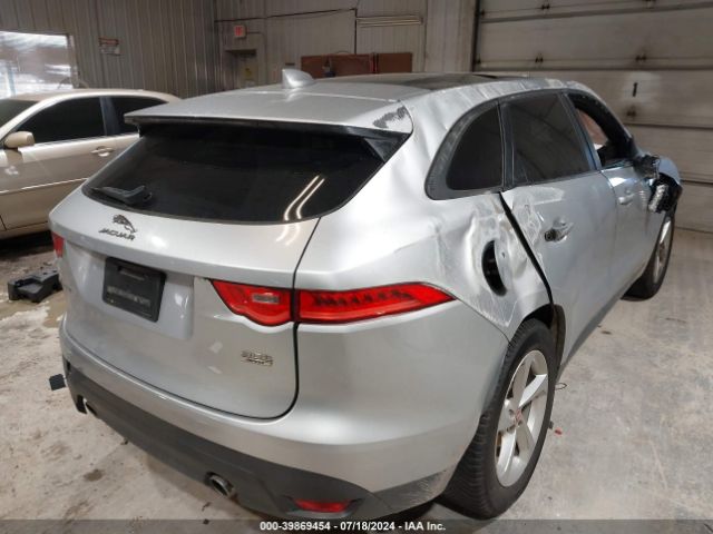 SADCJ2GX9JA236025 Jaguar F-pace 30t Premium