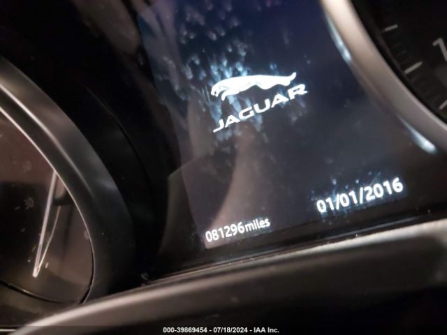 SADCJ2GX9JA236025 Jaguar F-pace 30t Premium