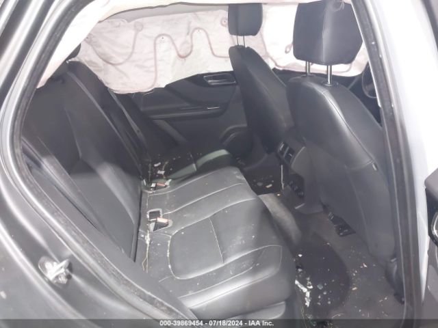 SADCJ2GX9JA236025 Jaguar F-pace 30t Premium