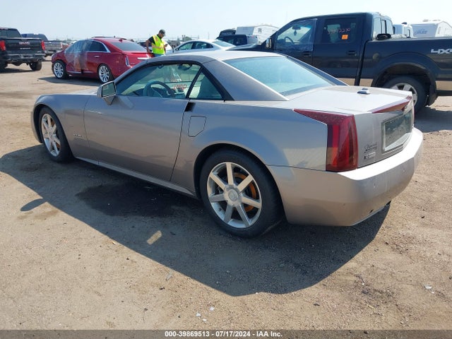 2004 CADILLAC XLR 1G6YV34A645602132 Photo 2