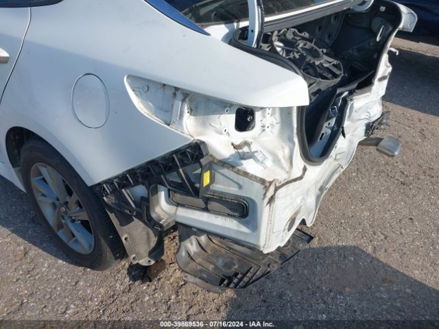5XXGT4L38KG301068 KIA Optima Lx