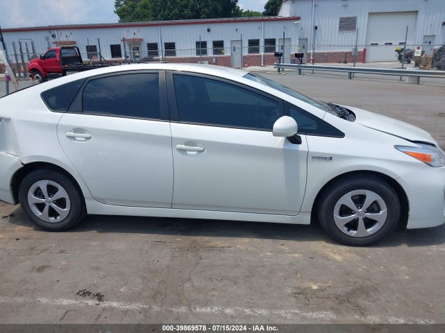 Toyota Prius Two 2015 JTDKN3DU3F1926548 Image 13