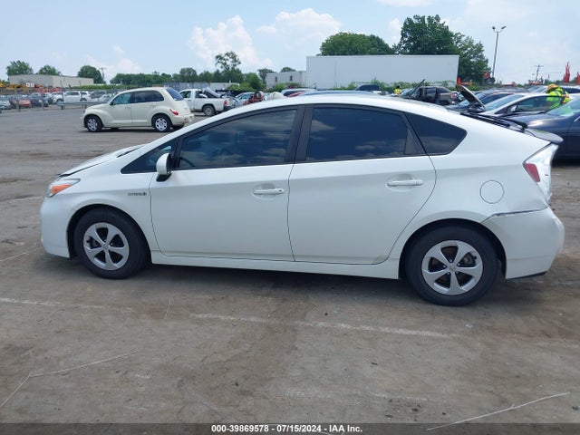 Toyota Prius Two 2015 JTDKN3DU3F1926548 Image 14