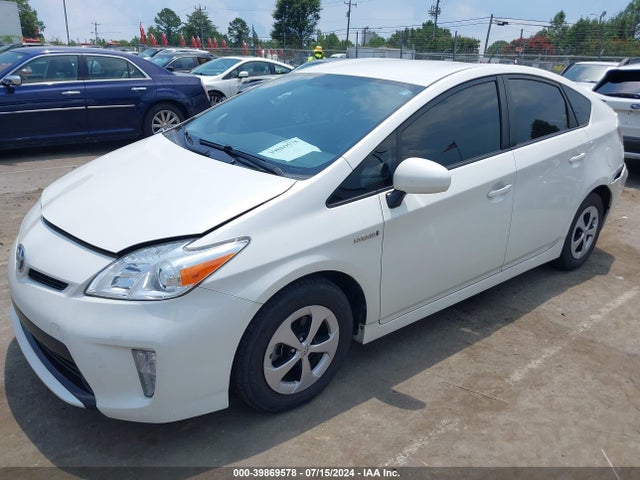 Toyota Prius Two 2015 JTDKN3DU3F1926548 Image 2