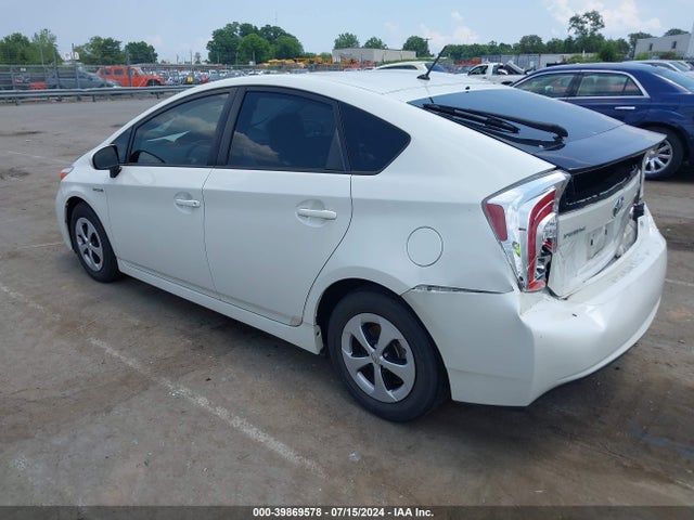 Toyota Prius Two 2015 JTDKN3DU3F1926548 Image 3