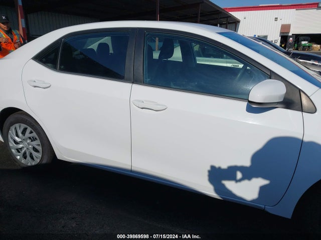 Toyota COROLLA LE 2018 2T1BURHE2JC069930 Image 14