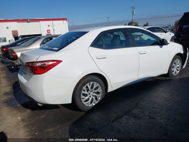 Toyota COROLLA LE 2018 2T1BURHE2JC069930 Image 4