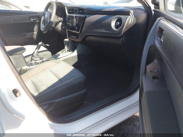 Toyota COROLLA LE 2018 2T1BURHE2JC069930 Image 5