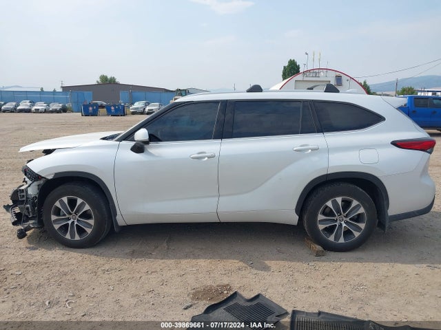 Toyota Highlander Xle 2022 5TDGZRBH2NS237718 Image 14
