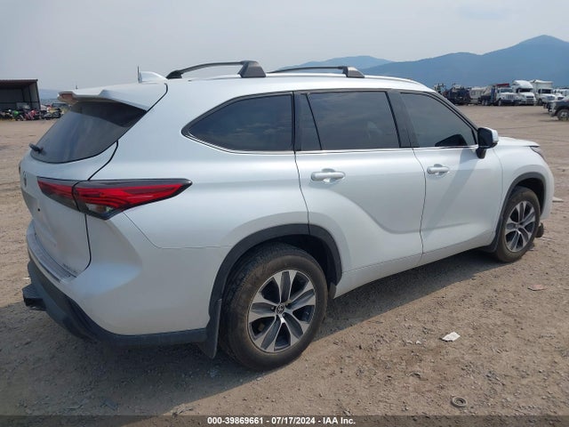Toyota Highlander Xle 2022 5TDGZRBH2NS237718 Image 4