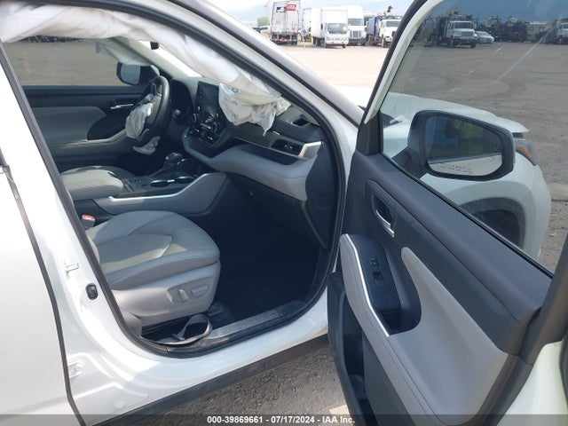 Toyota Highlander Xle 2022 5TDGZRBH2NS237718 Image 5