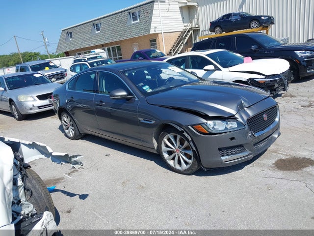 2018 JAGUAR XF SAJBJ4FX3JCY55780 Photo 0