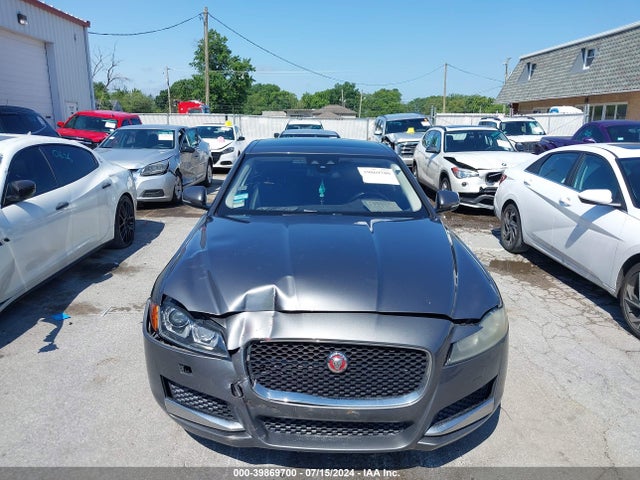 SAJBJ4FX3JCY55780 Jaguar Xf 25t Premium