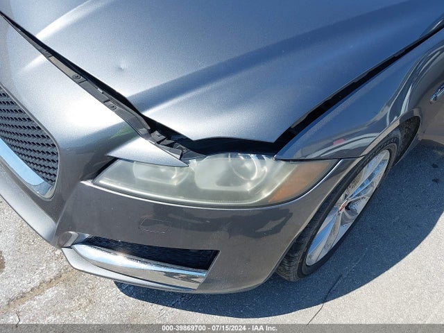 SAJBJ4FX3JCY55780 Jaguar Xf 25t Premium