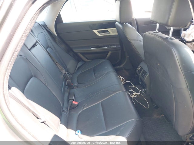 2018 JAGUAR XF SAJBJ4FX3JCY55780 Photo 7