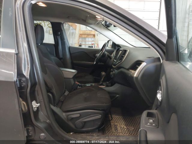 1C4PJMCS3GW215217 Jeep Cherokee Latitude