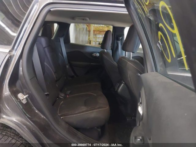 1C4PJMCS3GW215217 Jeep Cherokee Latitude
