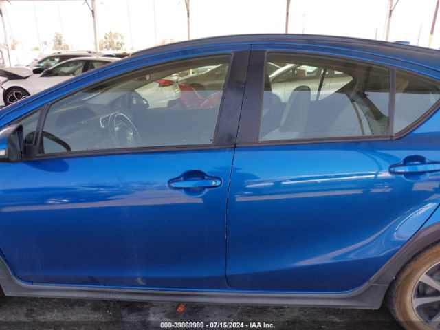 JTDKDTB35J1606377 Toyota Prius C One