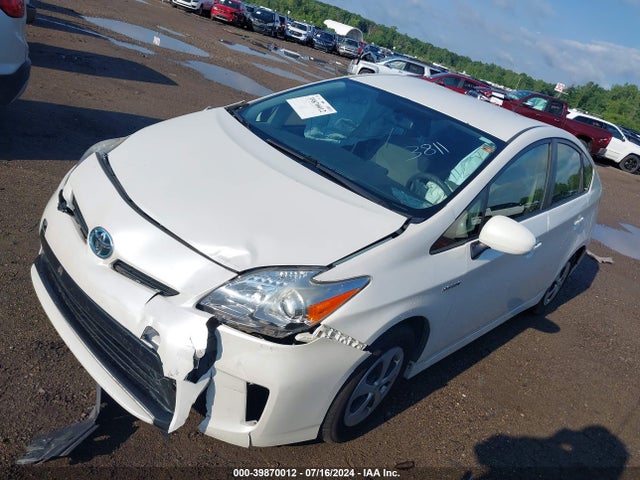 JTDKN3DUXE0389844 Toyota Prius Three