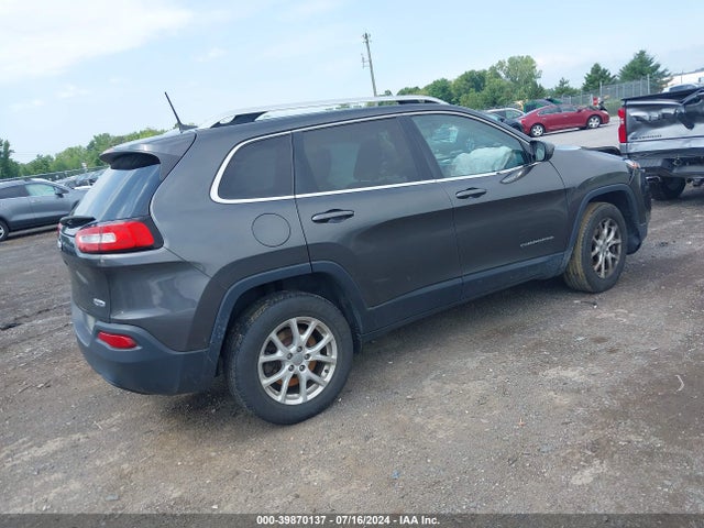 1C4PJMCB8HW618854 Jeep Cherokee Latitude 4x4
