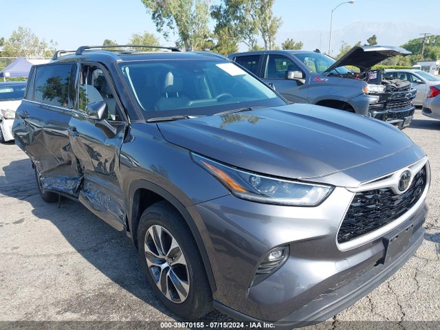 Toyota Highlander Xle 2021 5TDHZRAH6MS535449 main image
