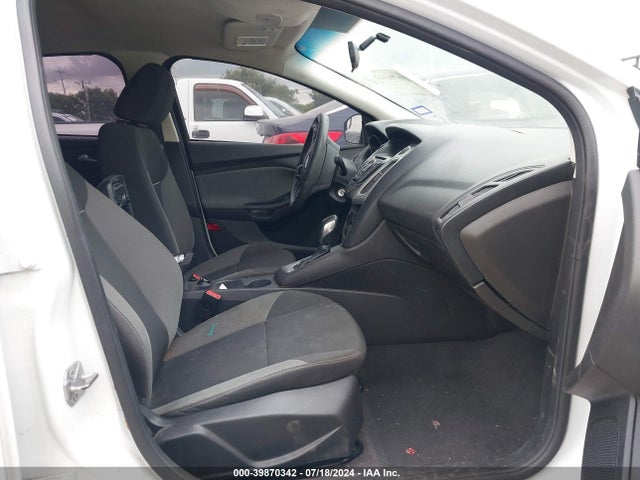 Ford FOCUS SE 2014 1FADP3K20EL229349 Image 5
