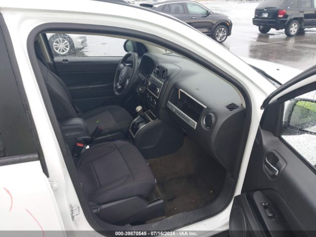 1C4NJDBB9GD779071 Jeep Compass Sport