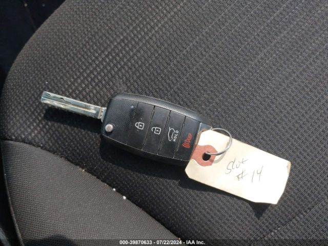5XYKTCA63FG615357 KIA SORENTO LX