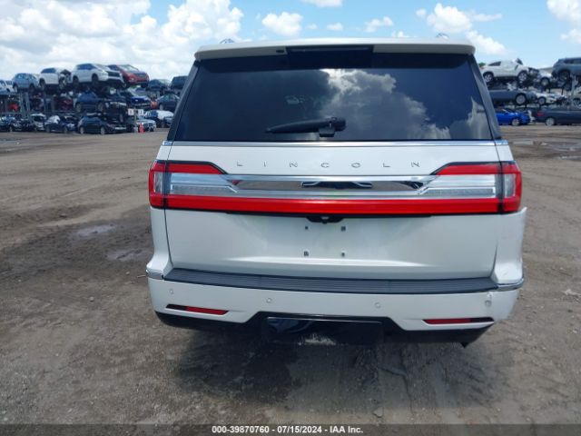 5LMJJ3LT2JEL13816 Lincoln Navigator L Reserve