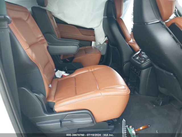 5LMJJ3LT2JEL13816 Lincoln Navigator L Reserve