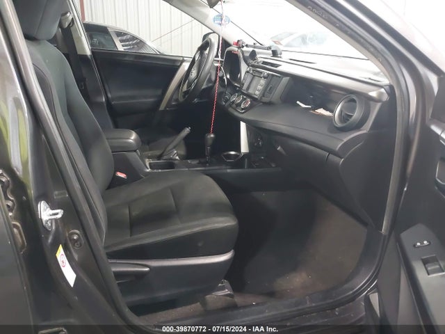 Toyota RAV4 LE 2016 JTMZFREV0GJ081729 Image 5