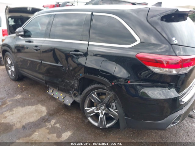 Toyota Highlander Limited Platinum 2018 5TDDZRFH0JS825169 Image 14