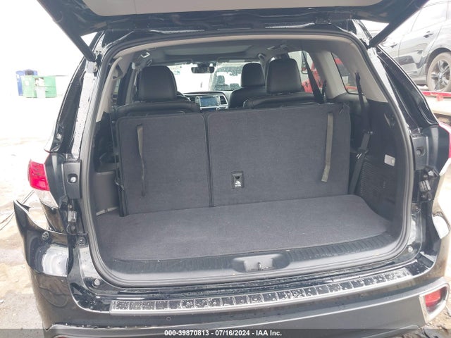 Toyota Highlander Limited Platinum 2018 5TDDZRFH0JS825169 Image 8