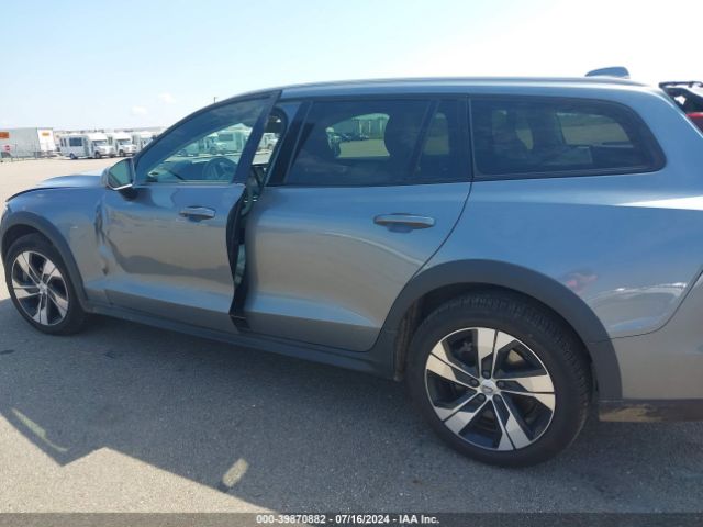 YV4102WK7L1041276 Volvo V60 Cross Country T5