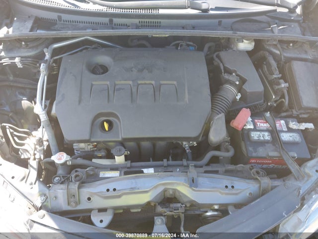 Toyota COROLLA LE 2018 5YFBURHE1JP800850 Image 10