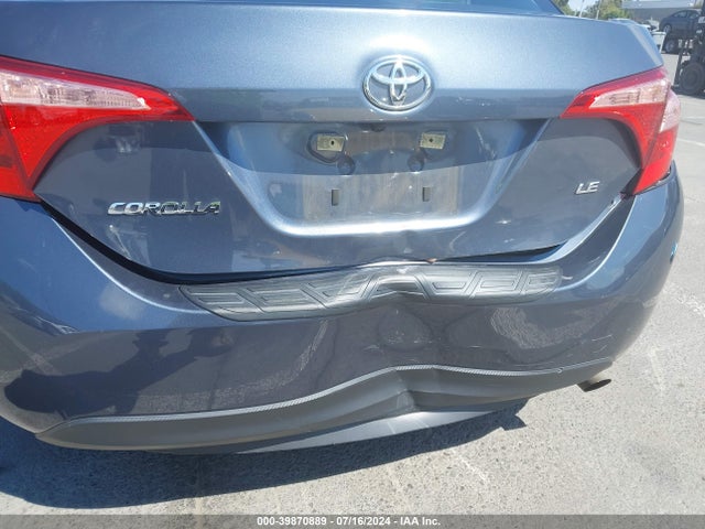 Toyota COROLLA LE 2018 5YFBURHE1JP800850 Image 17