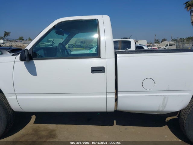 Продажа на аукционе авто 2000 Chevrolet C2500, vin: 1GCGC24R5YR110365, номер лота: 39870906
