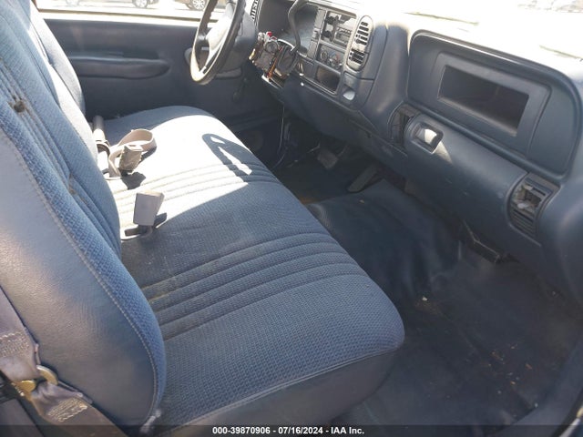 Продажа на аукционе авто 2000 Chevrolet C2500, vin: 1GCGC24R5YR110365, номер лота: 39870906