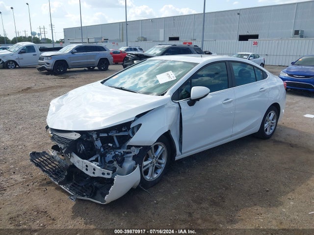 Chevrolet Cruze Lt Auto 2018 1G1BE5SM3J7153657 Image 2