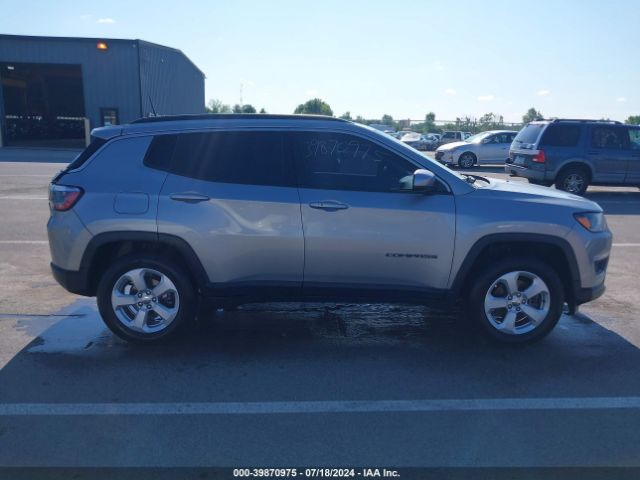 3C4NJDBB1KT731244 Jeep Compass Latitude 4x4